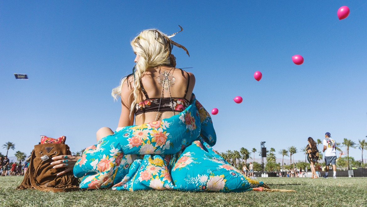 COACHELLA VIBES WITH SARAH LOVEN